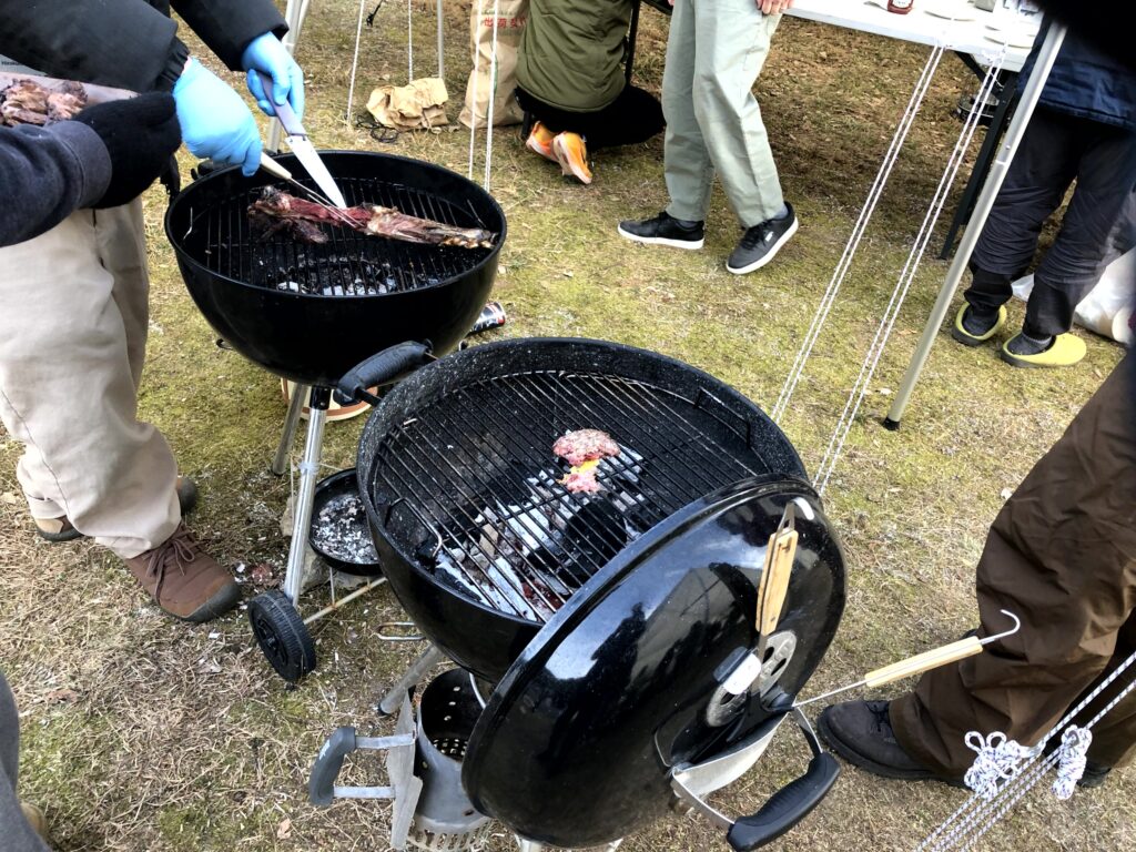 料理をしているところ