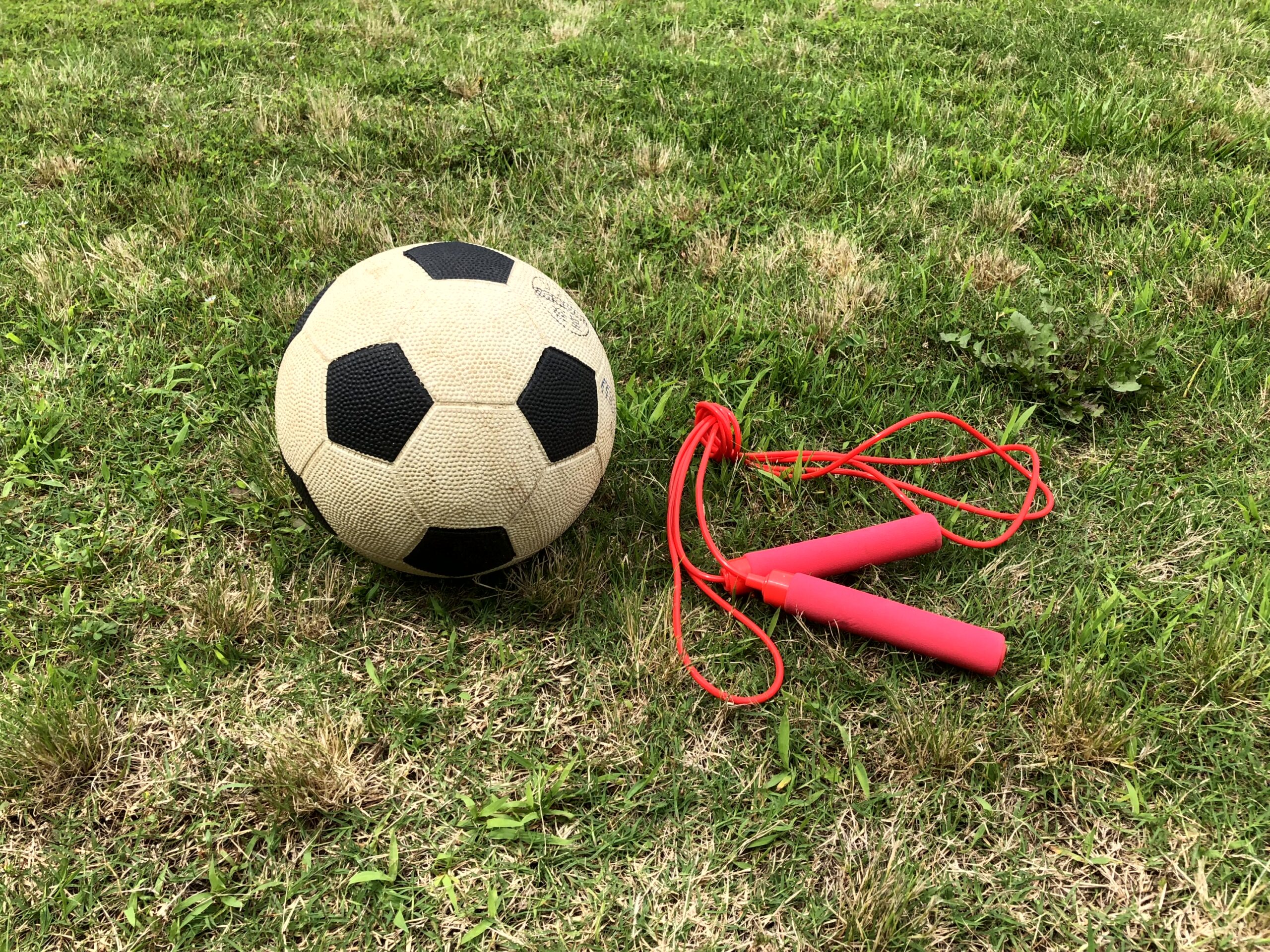 サッカーボール・縄跳び・フラフープなど