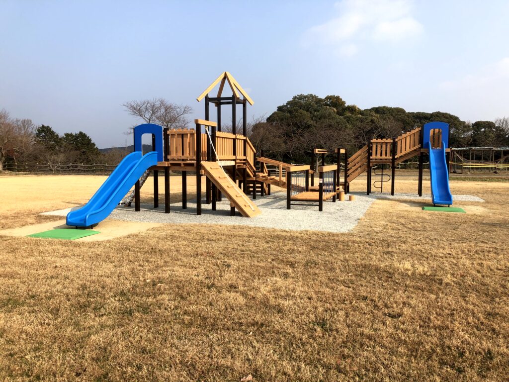 多目的広場のコンビネーション遊具